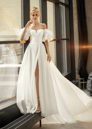Sexy Ivory Organza Slit Wedding Dress With Detachable Sleeves